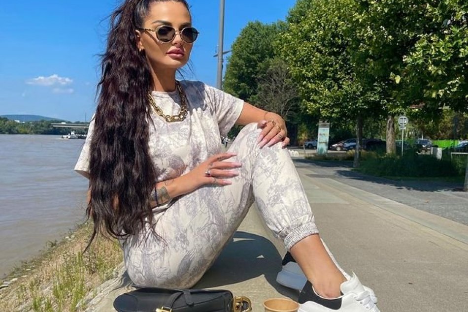 Ilustračný obrázok k článku Plačkovej vyznanie na Instagrame: Slová vďaky vystriedali drsné reči o pijaviciach