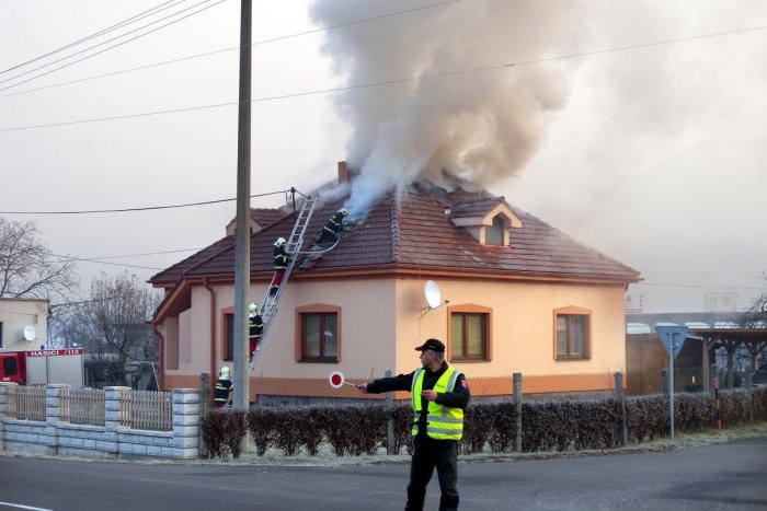 Ilustračný obrázok k článku Vykurovacia sezóna je tu! Nezabudnite na revíziu komínu, inak môžete VYHORIEŤ