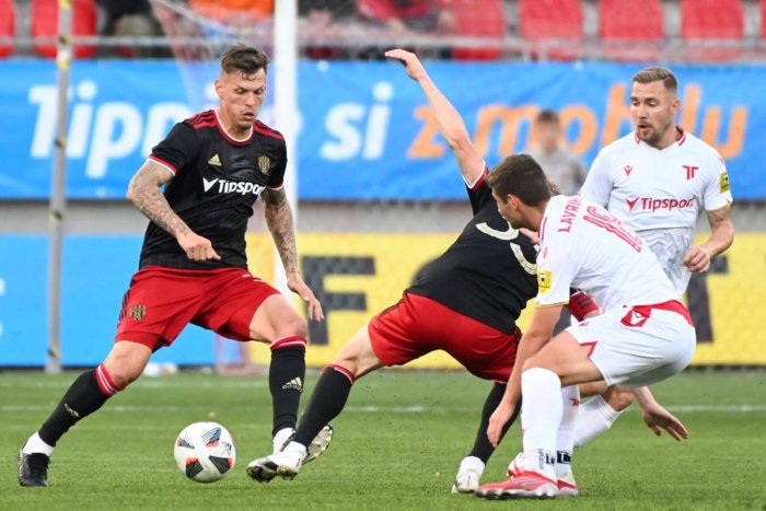 Ilustračný obrázok k článku Trenčínu Škrtel a spol. nedovolili v útoku takmer nič: Rozhodol aj systém VAR