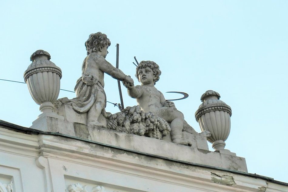 Ilustračný obrázok k článku Máme ich nad hlavami, ale kto si ich všíma? ZÁHADY v centre Prešova na FOTKÁCH