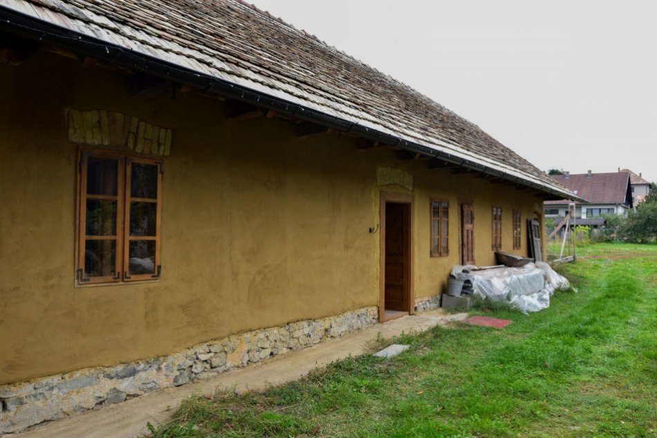 Ilustračný obrázok k článku Minimálne 30-tisíc rodinných domov môže získať peniaze na obnovu