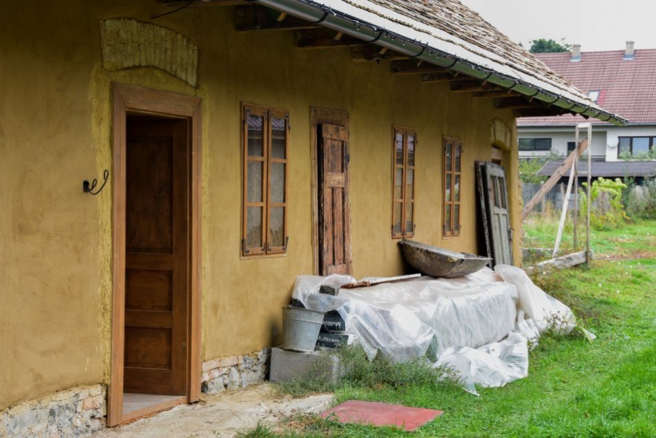 Ilustračný obrázok k článku Vyše 100-ročný sedliacky dom pri Lučenci čaká veľká premena: Na čo posúži? FOTO