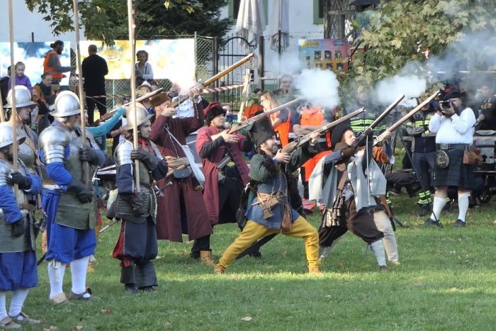 Ilustračný obrázok k článku V Bratislave rinčali zbrane a boli manévre: Pozrite sa na BITKU o Prešpork