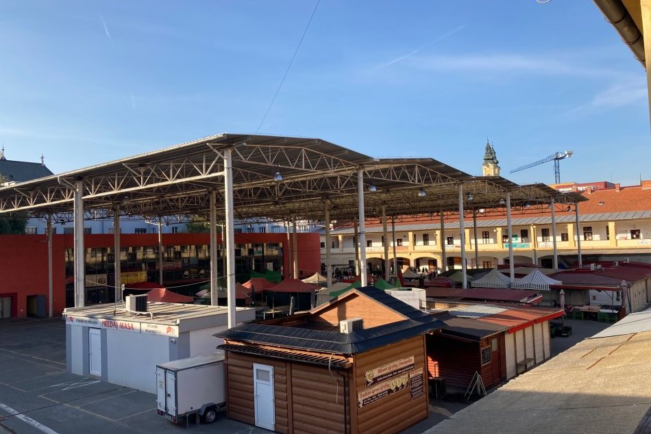 Ilustračný obrázok k článku Ázijské bistro na tržnici dostalo výpoveď: Mestu prekážal SMRAD, ľudia spísali petíciu