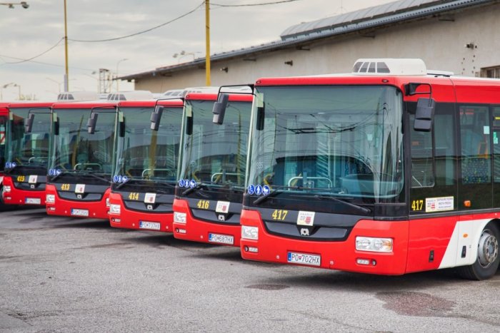 Ilustračný obrázok k článku Dopravný podnik aj Technické služby majú NOVÝCH riaditeľov: Kto zasadol na horúce stoličky?