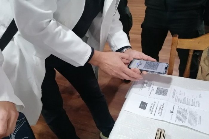 Ilustračný obrázok k článku Pre ochorenie COVID-19 je v karanténe 107 tried na 33 stredných školách