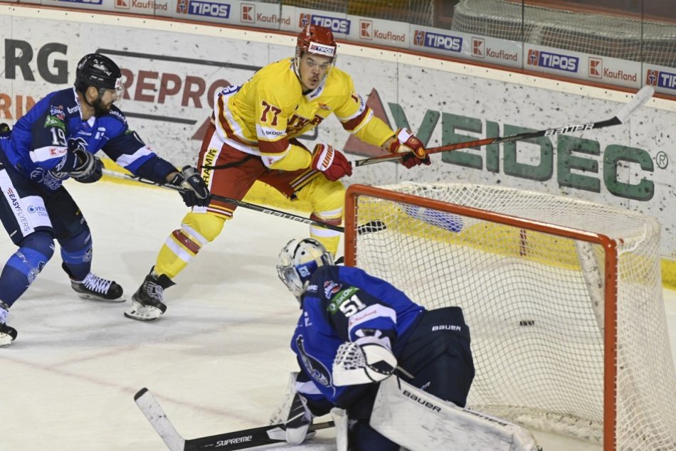 Ilustračný obrázok k článku Kamzíci posilňujú obranu: Poprad angažoval dvoch nových hráčov