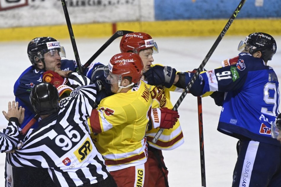 Ilustračný obrázok k článku Gólová prestrelka pod Tatrami: Kamzíci premohli vojakov v predĺžení