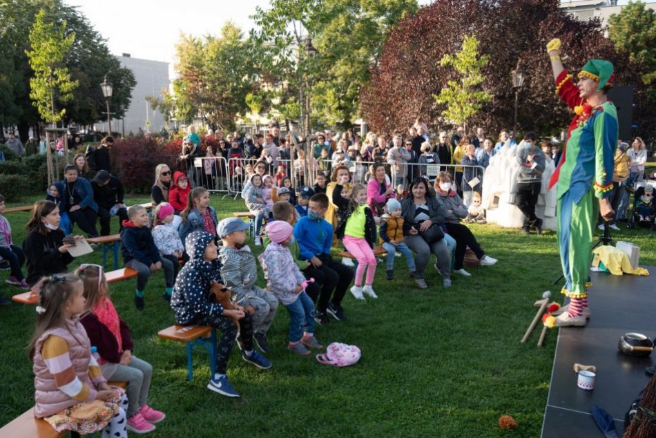 Ilustračný obrázok k článku TIPY na víkend: Čaká nás Nitrianska biela noc, divadelný festival aj koncerty