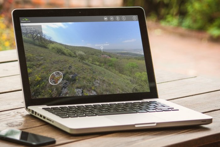 Ilustračný obrázok k článku Užite si virtuálnu turistiku: Nová prehliadka vás zavedie na Zoborskú lesostep