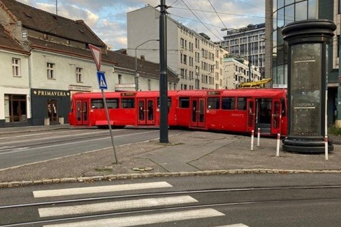 Ilustračný obrázok k článku V Bratislave sa vykoľajila električka: Na čas odstavila dopravu