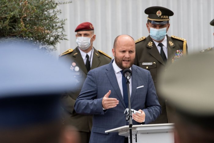 Ilustračný obrázok k článku Naď podá trestné oznámenie na Kotlebu s Mazurekom: Dôvodom je šírenie POPLAŠNEJ správy