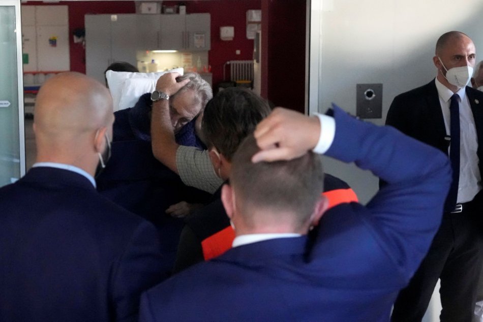 Ilustračný obrázok k článku Je po operácii? Nemocnica prehovorila o stave Miloša Zemana