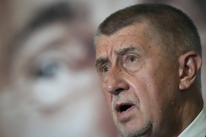 Ilustračný obrázok k článku Babiš: Zeman mi potvrdil, že ma poverí zostavením vlády. Po stretnutí ho odvážala sanitka