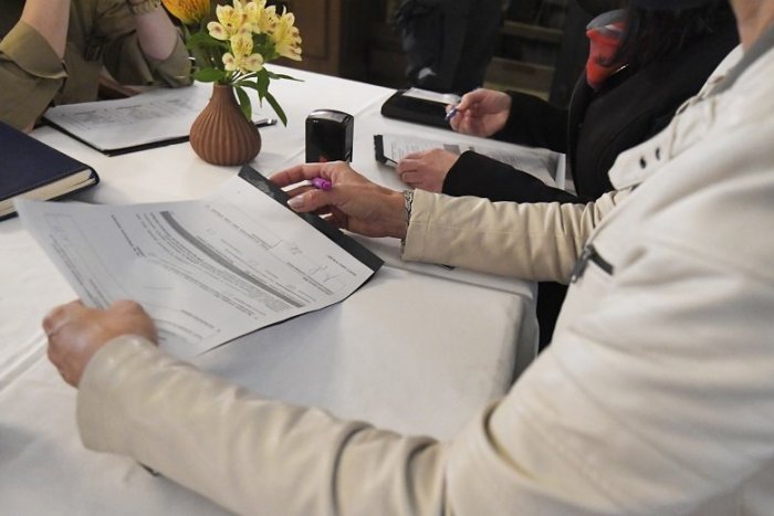 Ilustračný obrázok k článku KRITIKA odborárov: Firmy NEMAJÚ čo zisťovať, či je zamestnanec očkovaný alebo nie!