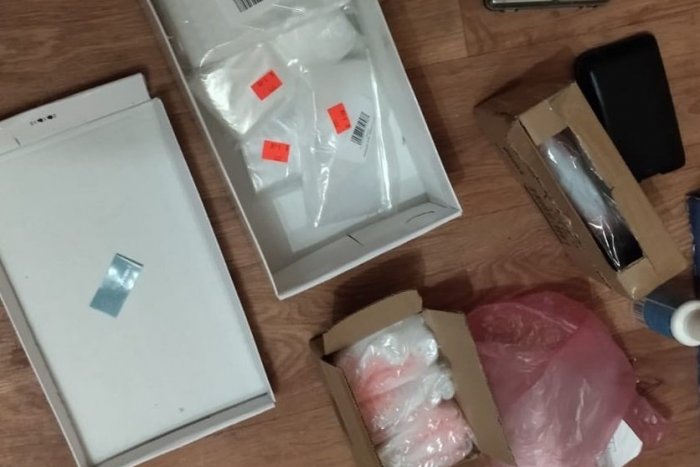 Ilustračný obrázok k článku NAKA v Banskobystrickom kraji obvinila dílerov drog: Polícia zaistila aj 81-tisíc eur