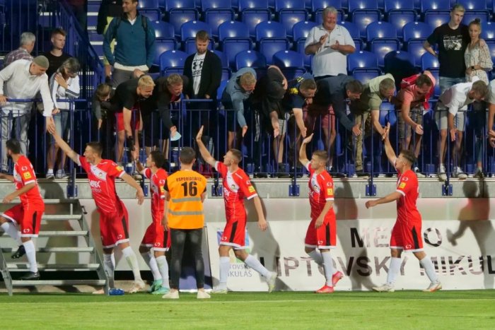 Ilustračný obrázok k článku Bič plieskal na konci: Trenčín vyrovnal v 90. minúte, ale Mikuláš aj tak vyhral!