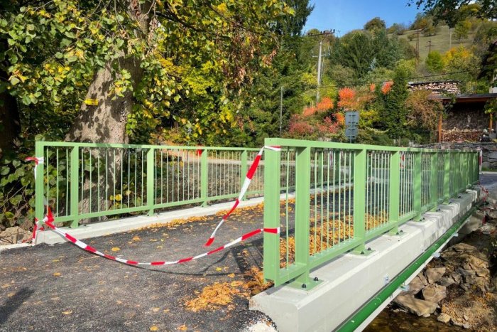 Ilustračný obrázok k článku Po dlhých rokoch sa obyvatelia dočkali: V Bystrici vyrástol nový most