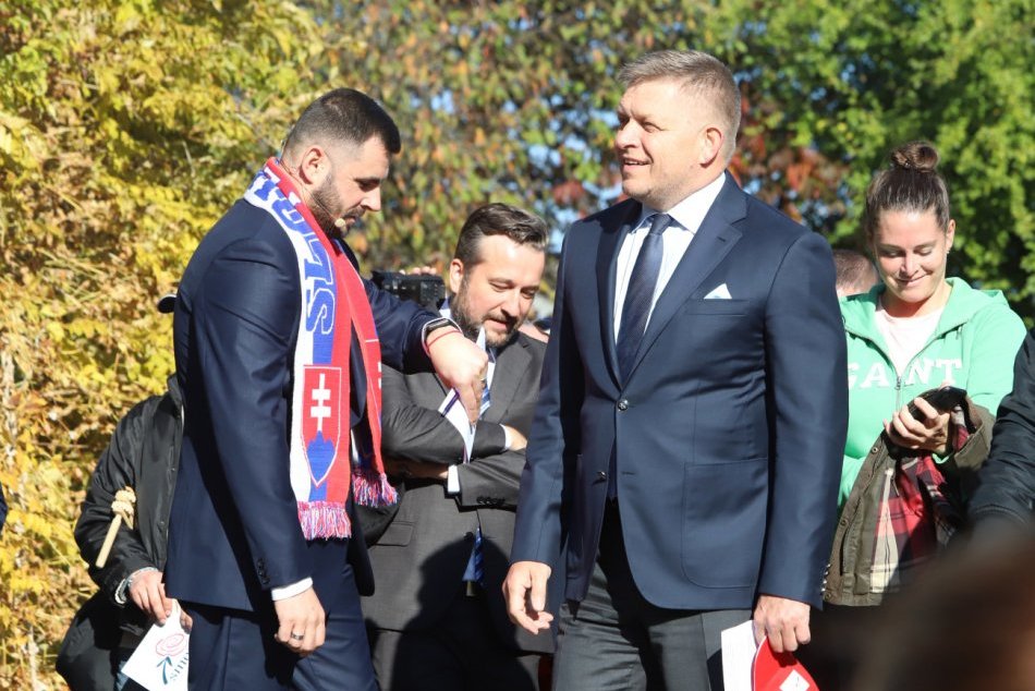 Ilustračný obrázok k článku Hygienici nemali ZĽUTOVANIE: Smeru za protest počas pandémie NAPARILI mastnú pokutu! FOTO