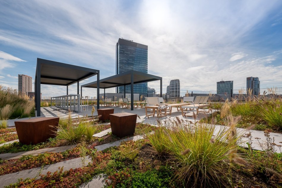 Ilustračný obrázok k článku FOTO: Relax vo výške je "in". Pozrite si ďalšiu nádhernú zelenú STRECHU v Bratislave