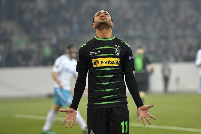 Ilustračný obrázok k článku Ostrieľaný kanonier v službách Pohronia: Klub získal brazílskeho útočníka Raffaela