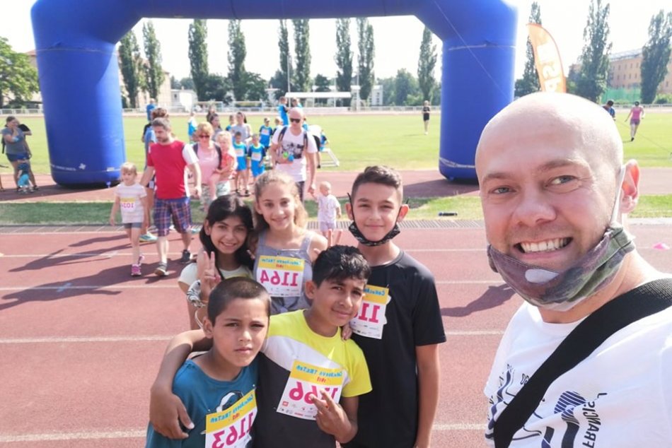 Ilustračný obrázok k článku Telocvikár z Luníka IX vychováva úspešné deti! Čo odkazuje ľuďom s predsudkami?