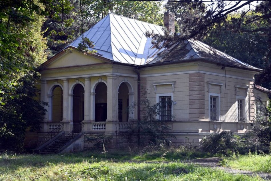 Ilustračný obrázok k článku Ako to vyzerá s obnovou Sobraneckých kúpeľov? Župan Trnka prezradil aktuálny stav