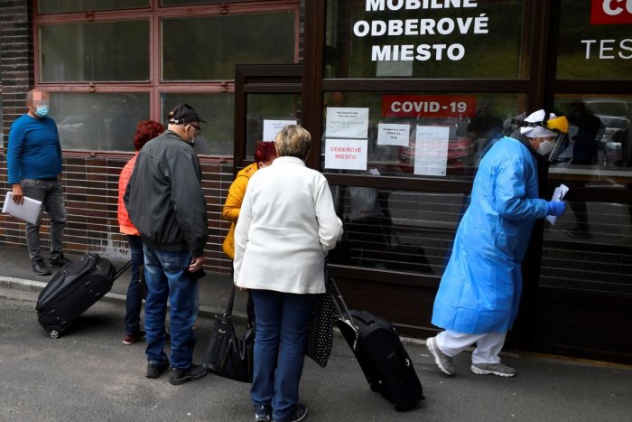 Ilustračný obrázok k článku Pozitívne PCR testy v Trenčianskom kraji narástli: Výnimkou je tento okres