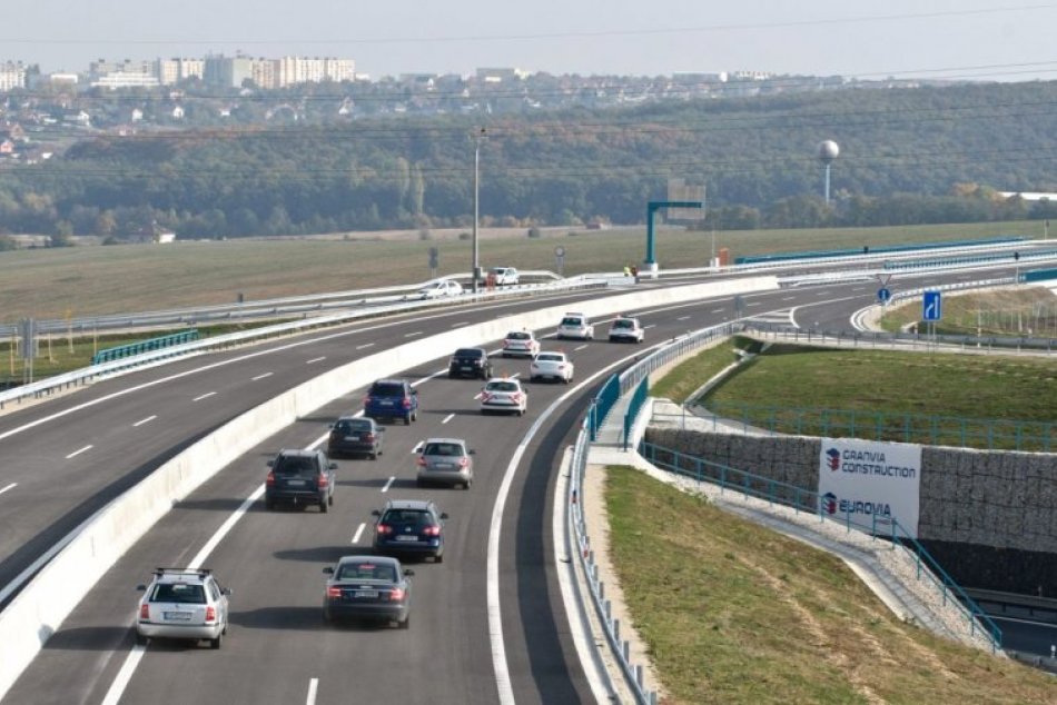 Ilustračný obrázok k článku Dopravný inžinier mesta: Centrum Nitry by mohol odbremeniť malý južný obchvat