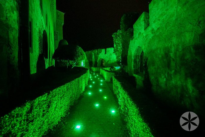 Ilustračný obrázok k článku Na Bojnickom zámku myslia na planétu: Nasvietili ho na zeleno