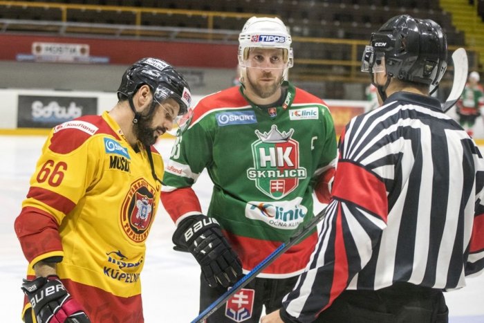 Ilustračný obrázok k článku Nevydarené dvojkolo so Skalicou: Hokejisti Topoľčian získali jediný bod