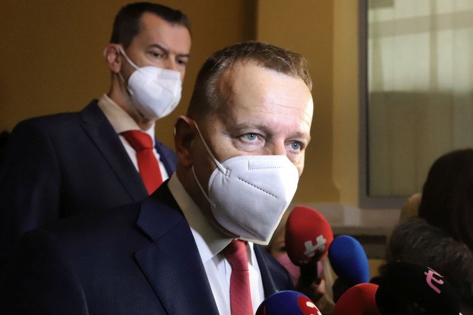 Ilustračný obrázok k článku Kollár sa vyjadril jasne: Takto bude hlasovať Sme rodina pri reforme nemocníc