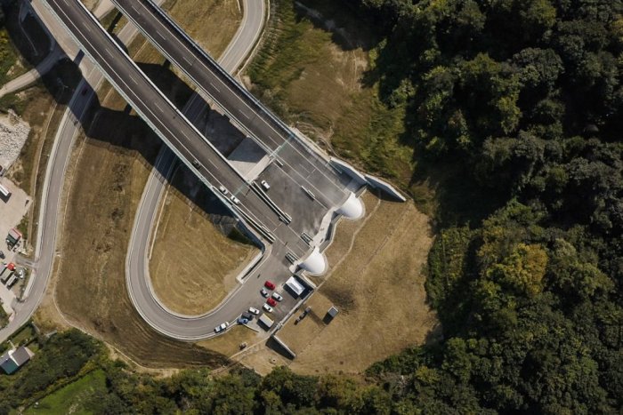 Ilustračný obrázok k článku Ukážeme vám, ako vyzerá juhozápadný obchvat v Prešove z vtáčej perspektívy, FOTO