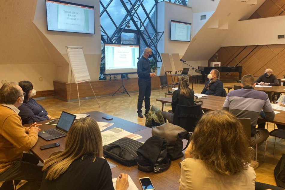 Ilustračný obrázok k článku Bystričania prejavili záujem o Zelené sídliská: Padli desiatky inšpiratívnych návrhov, FOTO