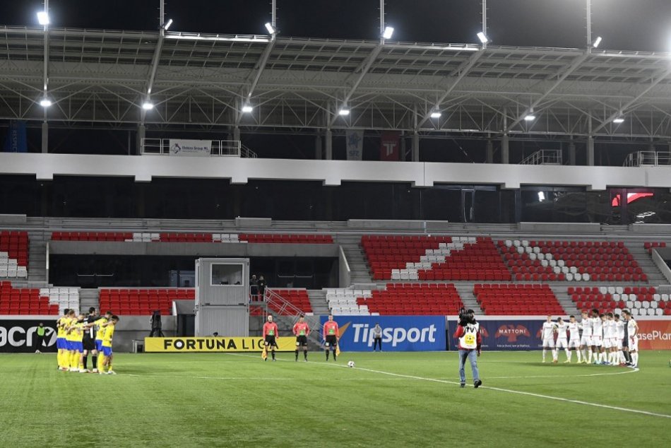 Ilustračný obrázok k článku AS Trenčín kosí koronavírus: Nový tréner neprišiel, dlhoročná opora odchádza