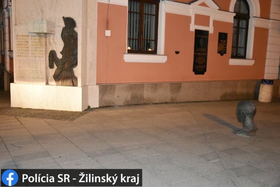 Ilustračný obrázok k článku Ako si týmto pomohol? Mladík v Ružomberku nepochopiteľne ničil kultúrnu pamiatku