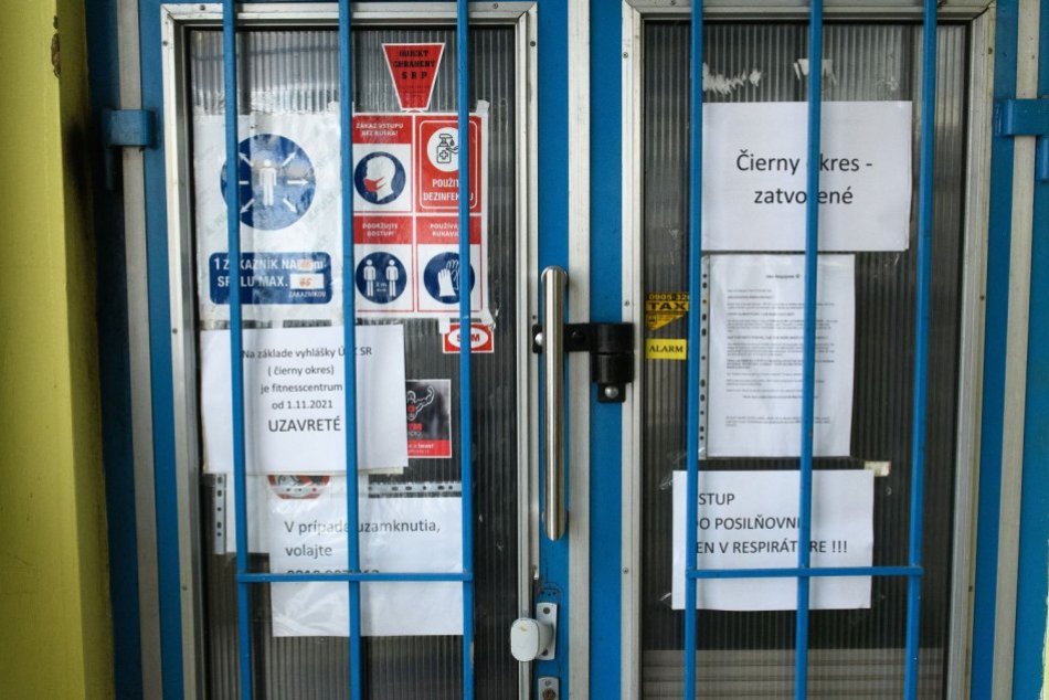 Ilustračný obrázok k článku Riadime sa novým COVID automatom: Na čo môžu NEOČKOVANÍ v týchto okresoch zabudnúť?