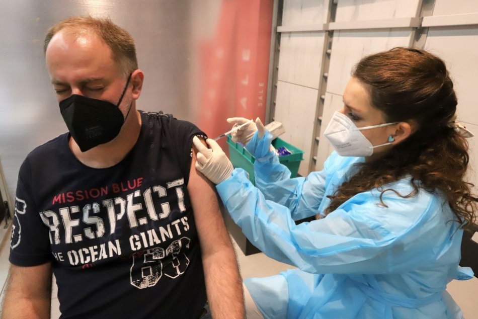 Ilustračný obrázok k článku O prvú dávku vakcíny je už malý záujem: Najhlasnejšie NIE jej hovorí náš región