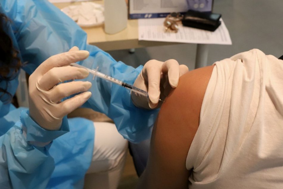 Ilustračný obrázok k článku V nákupných centrách aj na polícii. Očkovanie v kraji bude ešte dostupnejšie