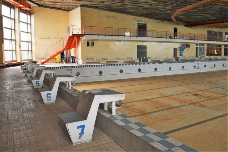 Ilustračný obrázok k článku Podarí sa oživiť plaváreň? Šaľa pripravuje rekonštrukciu jej strechy