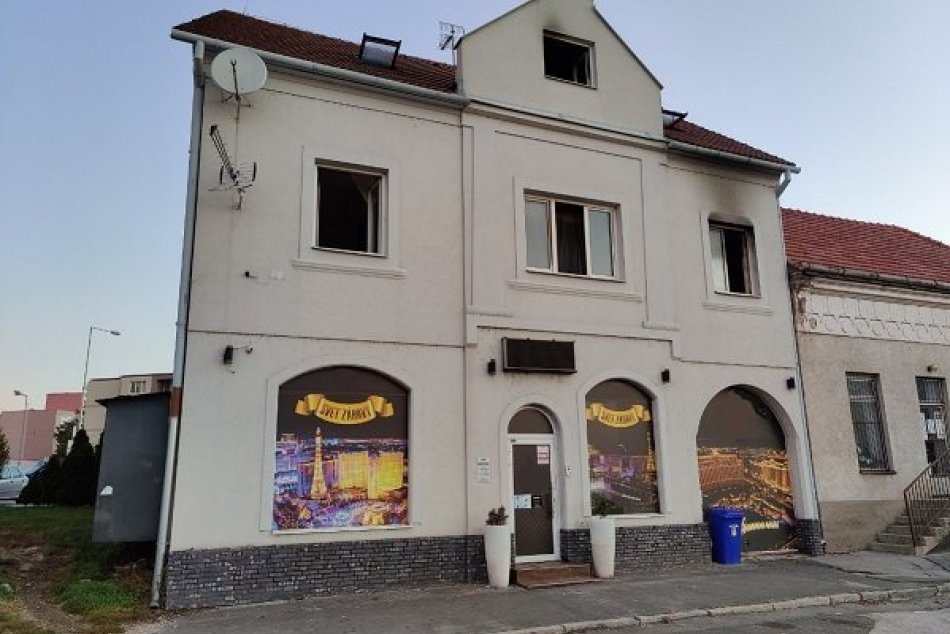 Ilustračný obrázok k článku Požiar v penzióne sa skončil tragicky: Jeden človek zahynul, ďalší sa zranili