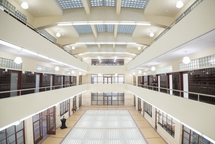 Ilustračný obrázok k článku FOTO, VIDEO: Nádhera z 30-tych rokov ožije. Na Bezručovej opäť otvoria POLIKLINIKU