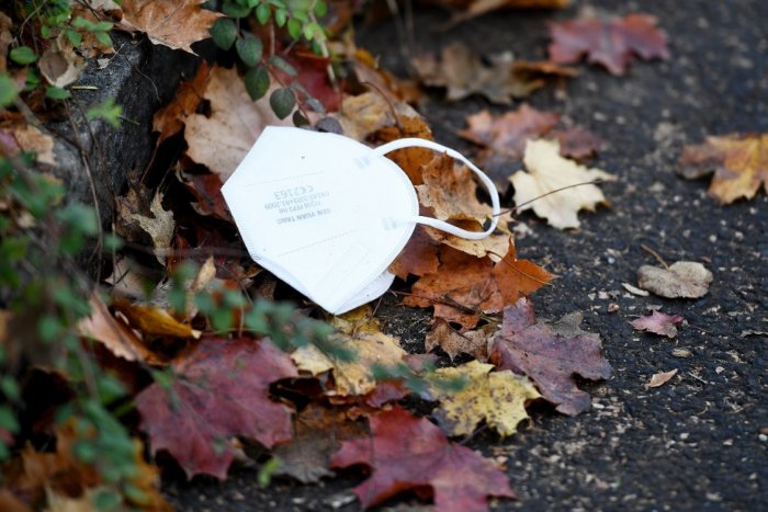 Ilustračný obrázok k článku Od pondelka je 52 okresov v čiernej farbe: Vo všetkých platia prísnejšie podmienky