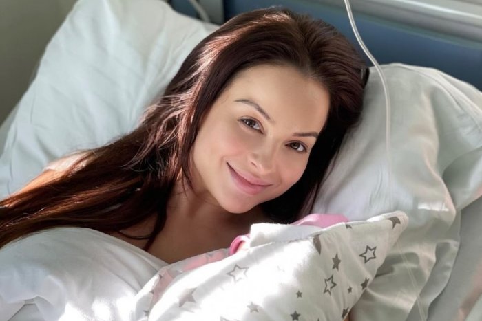 Ilustračný obrázok k článku Twiinska Veronika Nízlová sa stala mamou: Dcérke dala nezvyčajné meno!