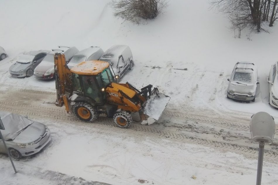 Ilustračný obrázok k článku Nitra sa pripravuje na príchod zimy: K dispozícii má TISÍC ton posypového materiálu