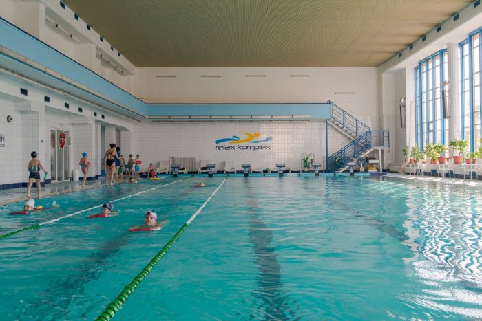 Ilustračný obrázok k článku Nové Zámky prechádzajú do ČIERNEJ: Obmedzenia sa dotknú aj plavárne