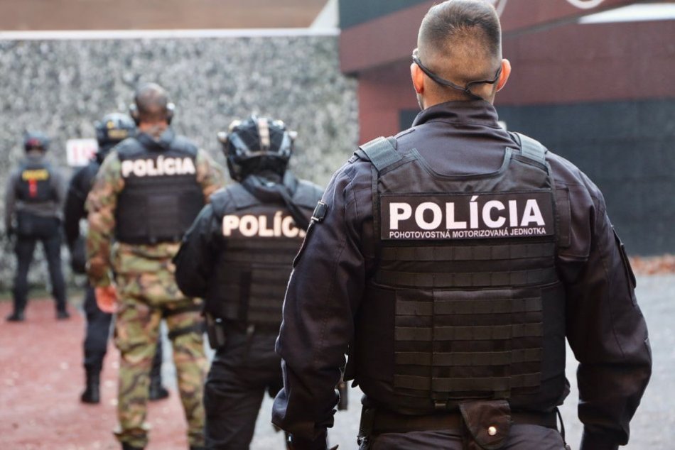 Ilustračný obrázok k článku Policajná prestrelka na Záhorí: TRI zranené osoby skončili v nemocnici!