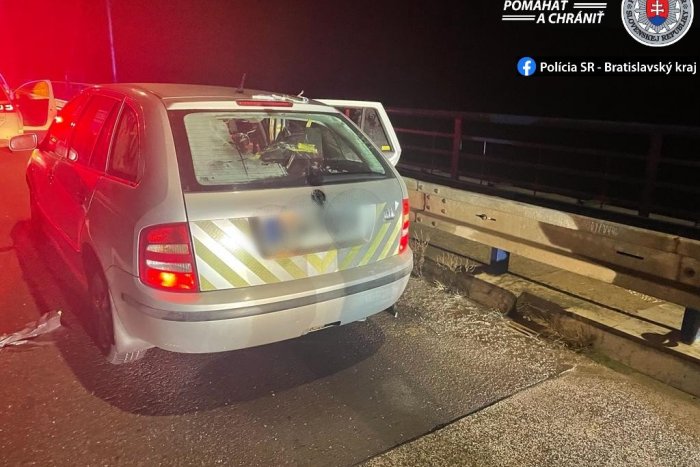 Ilustračný obrázok k článku Hliadke pri Rusovciach sa niečo nezdalo: Vo Fabii narátali 11 migrantov!