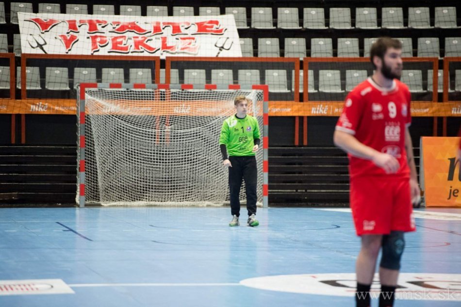 Ilustračný obrázok k článku Považskobystričania ukázali dve tváre: Ligovú šancu dostal brankársky talent