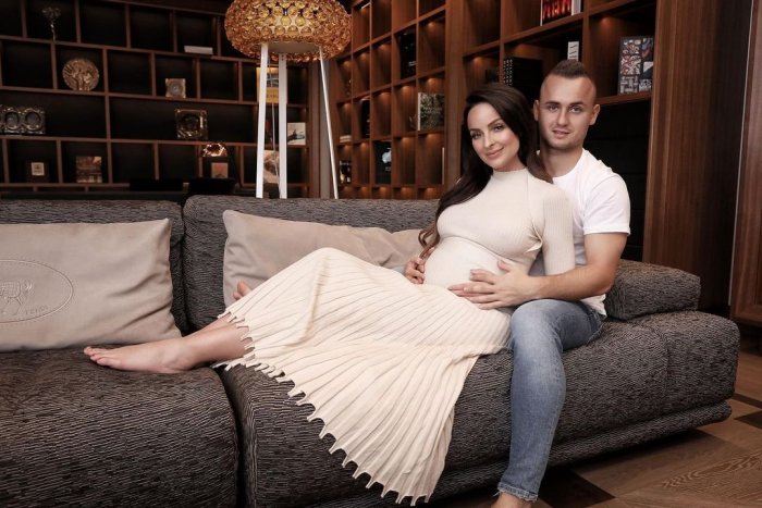 Ilustračný obrázok k článku ROZCHOD prominentného páru: Futbalista Lobotka a Twiinska Daniela už netvoria PÁR!